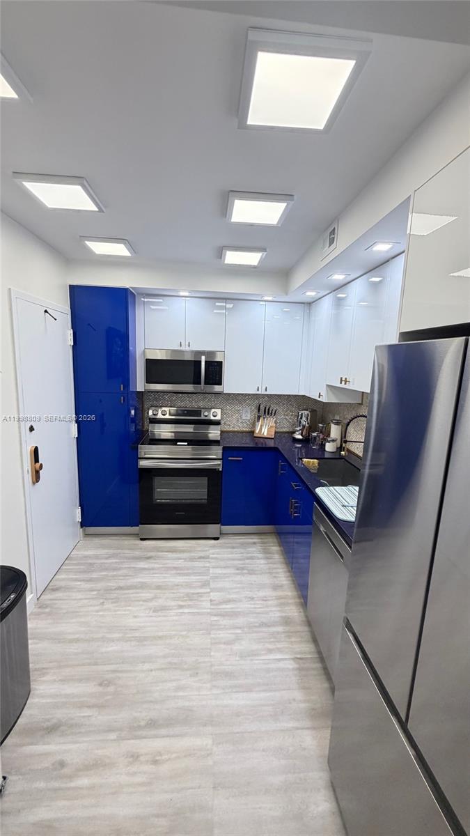 5D 1 / 1 798 кв.футов $ 2026-04-10 0 Фото