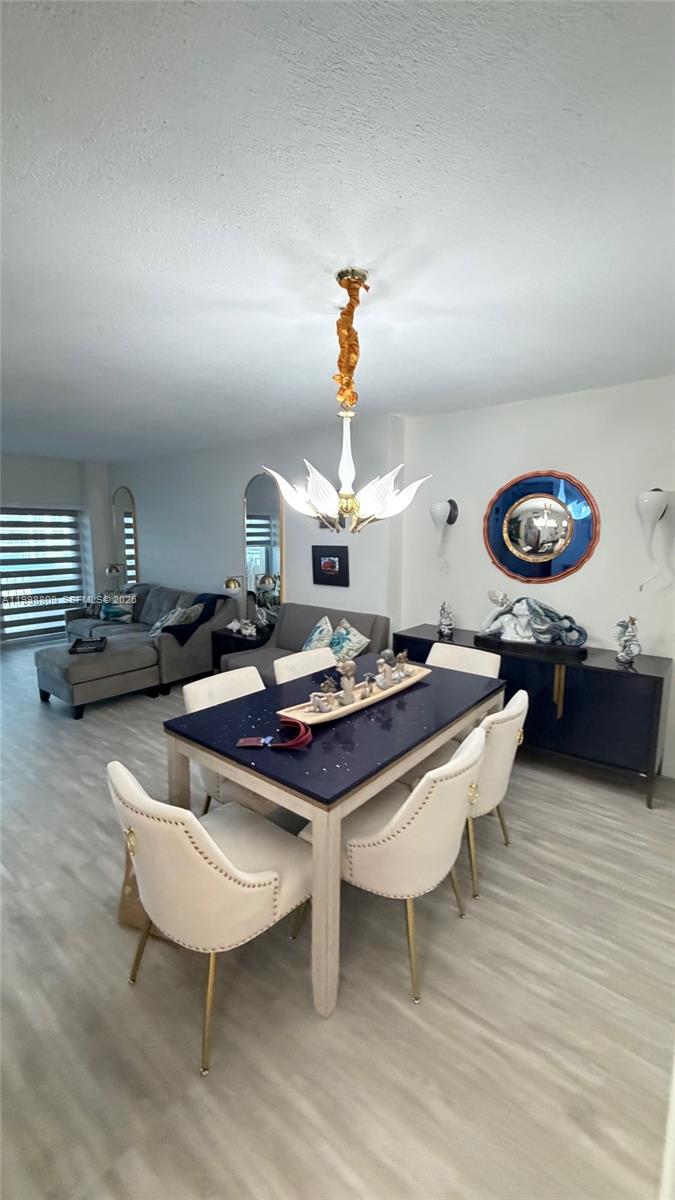 5D 1 / 1 798 кв.футов $ 2026-04-10 0 Фото