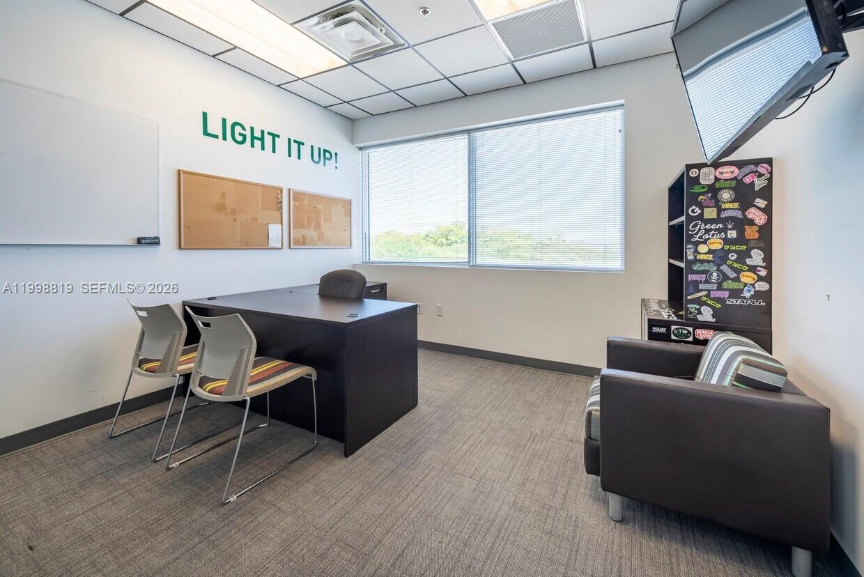 306  /   sq. ft. $ 2026-04-10 0 Photo