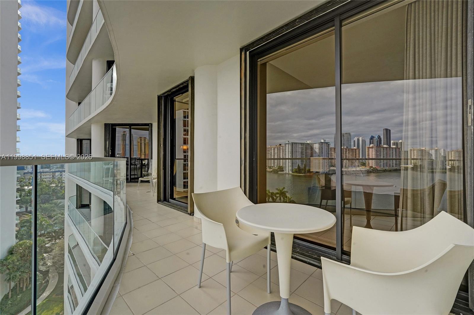 Ver detalles 1001 2 / 2 1690 sq. ft. $ 2026-04-10 0 foto