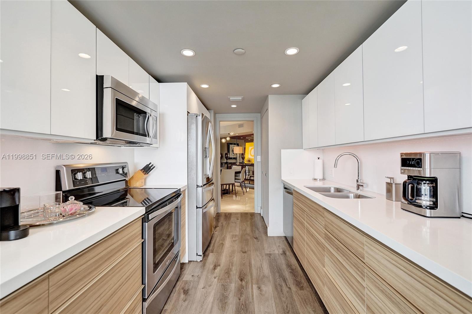Ver detalles 1001 2 / 2 1690 sq. ft. $ 2026-04-10 0 foto
