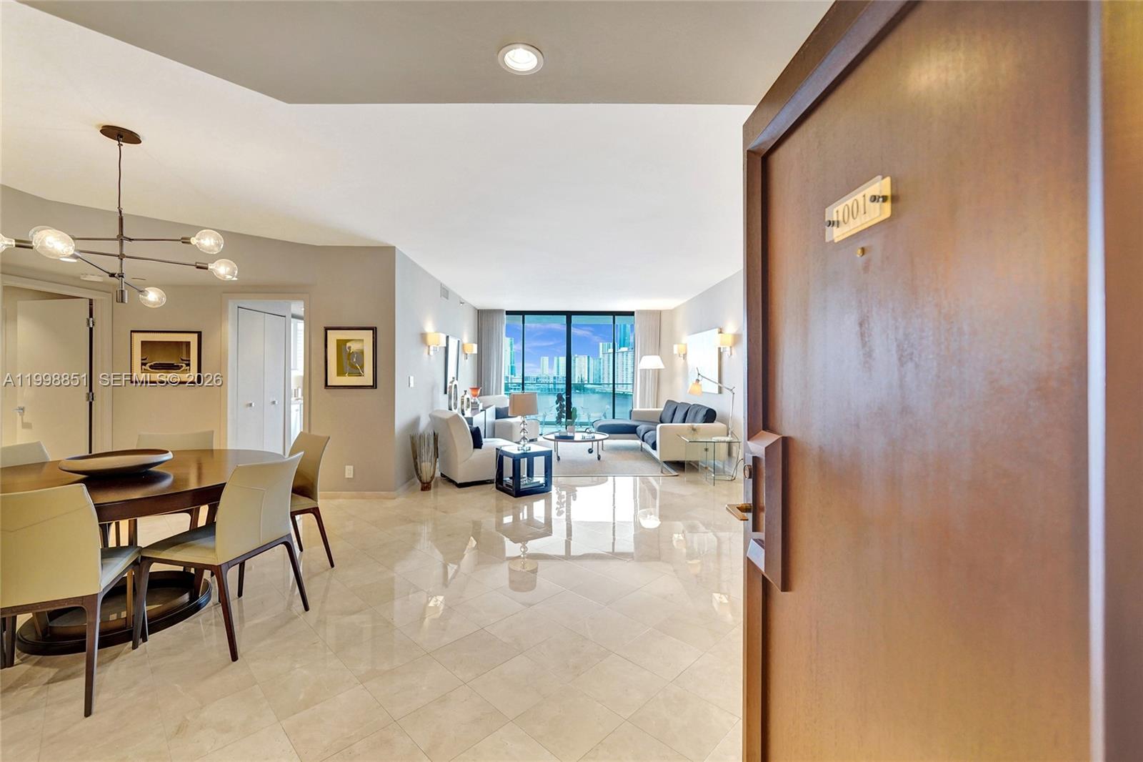 Ver detalles 1001 2 / 2 1690 sq. ft. $ 2026-04-10 0 foto