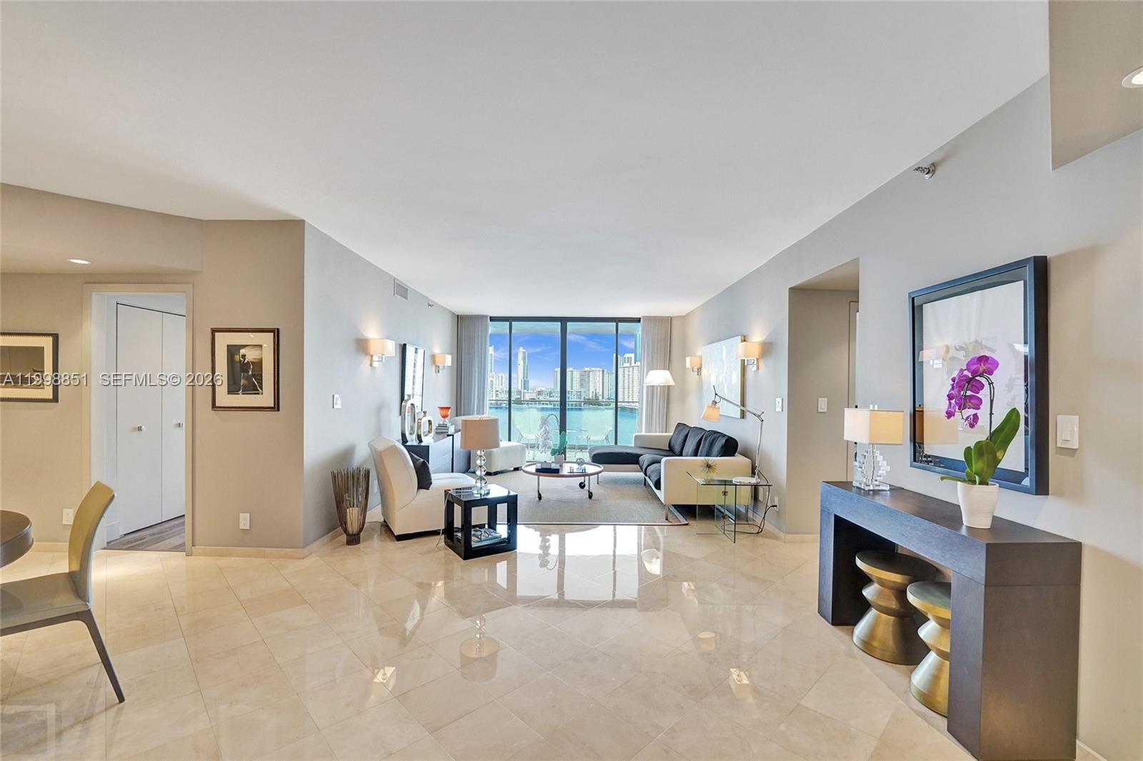 Ver detalles 1001 2 / 2 1690 sq. ft. $ 2026-04-10 0 foto