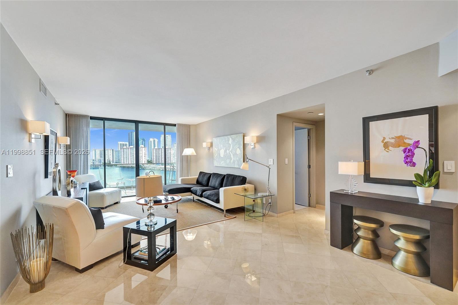 Ver detalles 1001 2 / 2 1690 sq. ft. $ 2026-04-10 0 foto