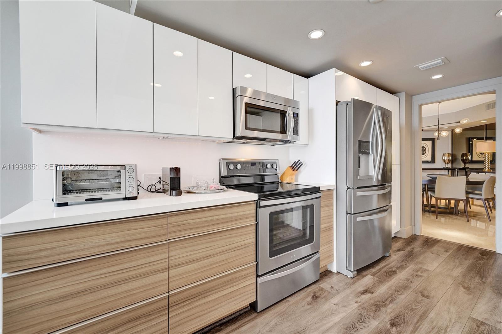 Ver detalles 1001 2 / 2 1690 sq. ft. $ 2026-04-10 0 foto