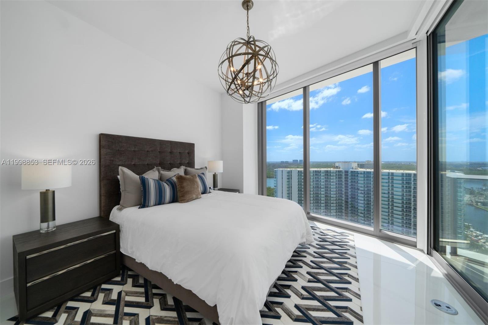 2005 4 / 6 3204 sq. ft. $ 2026-04-10 0 Photo