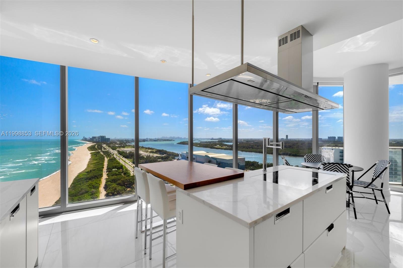 2005 4 / 6 3204 sq. ft. $ 2026-04-10 0 Photo