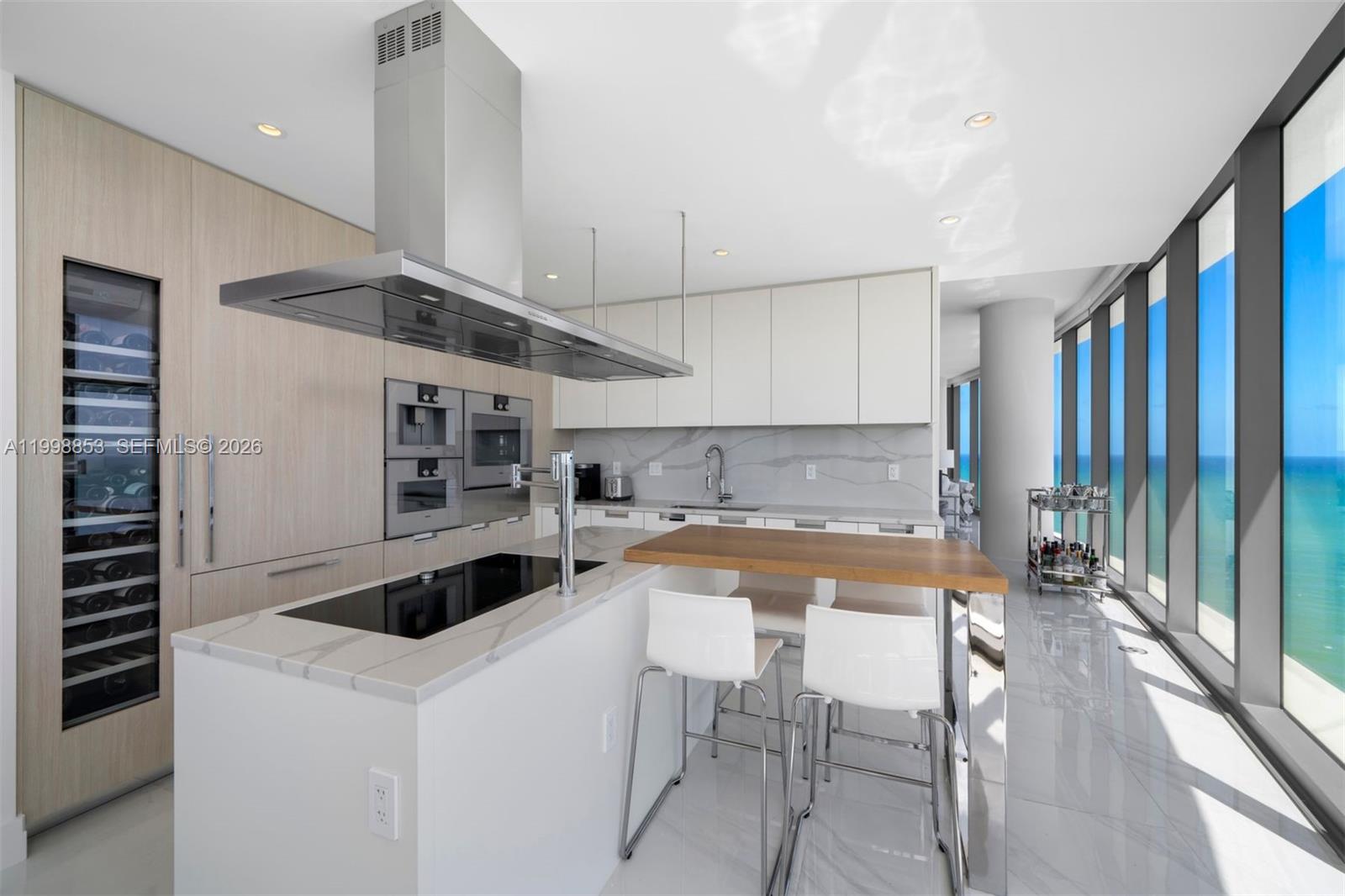 2005 4 / 6 3204 sq. ft. $ 2026-04-10 0 Photo