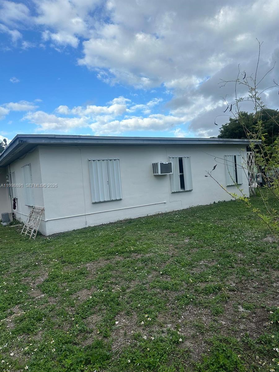 16300 3 / 2 900 sq. ft. $ 2026-04-10 0 Photo