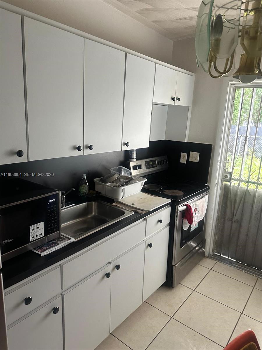 16300 3 / 2 900 sq. ft. $ 2026-04-10 0 Photo