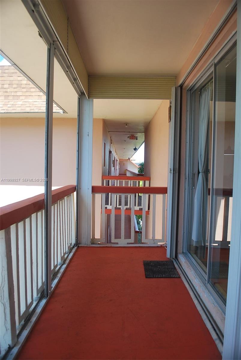 Ver detalles 733 2 / 2 1198 sq. ft. $ 2026-05-15 0 foto