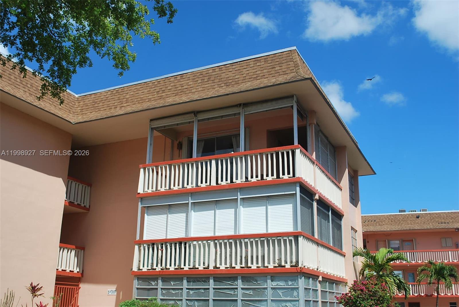 Ver detalles 733 2 / 2 1198 sq. ft. $ 2026-05-15 0 foto