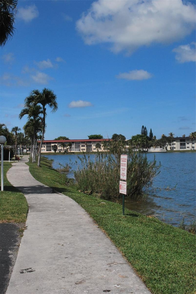Ver detalles 733 2 / 2 1198 sq. ft. $ 2026-05-15 0 foto