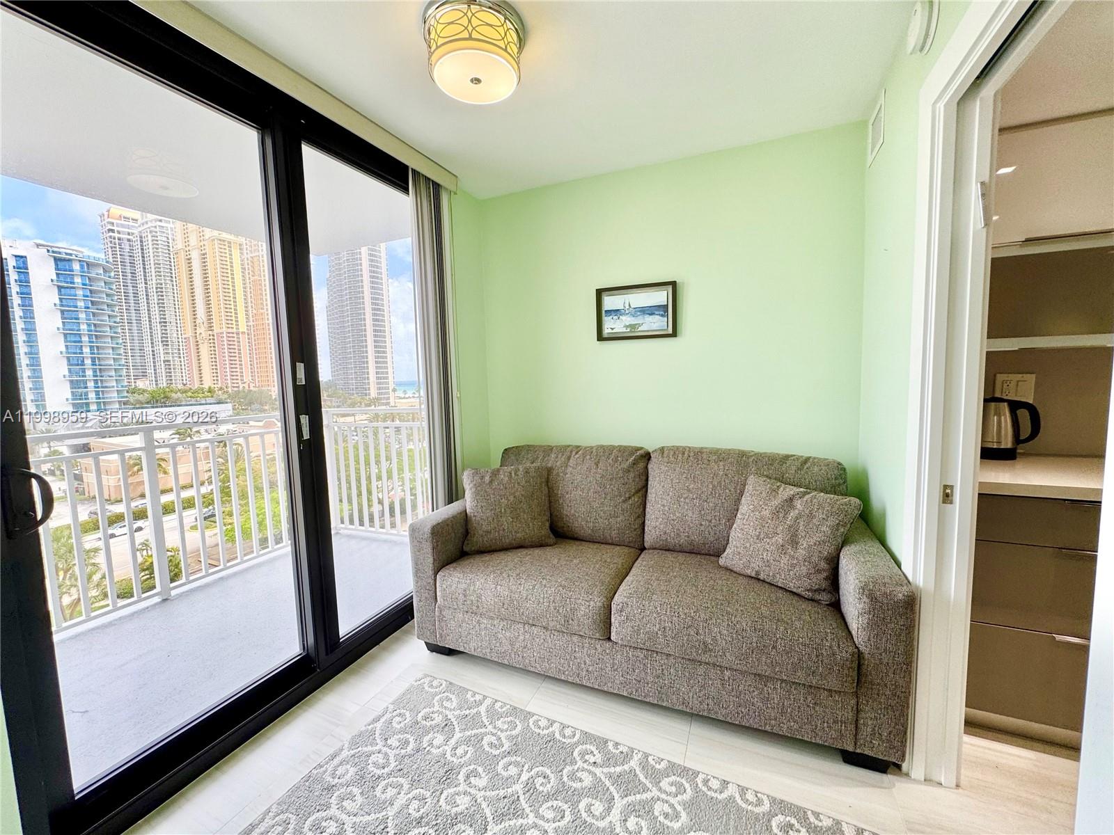 See details 816 1 / 2 1061 sq. ft. $ 2026-05-23 0 Photo