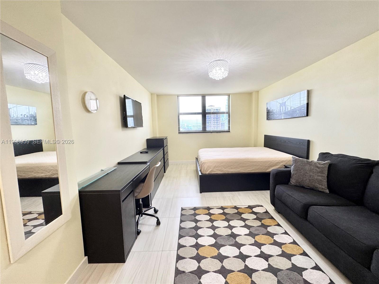 See details 816 1 / 2 1061 sq. ft. $ 2026-05-23 0 Photo