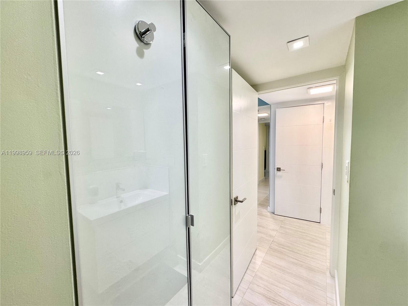 See details 816 1 / 2 1061 sq. ft. $ 2026-05-23 0 Photo