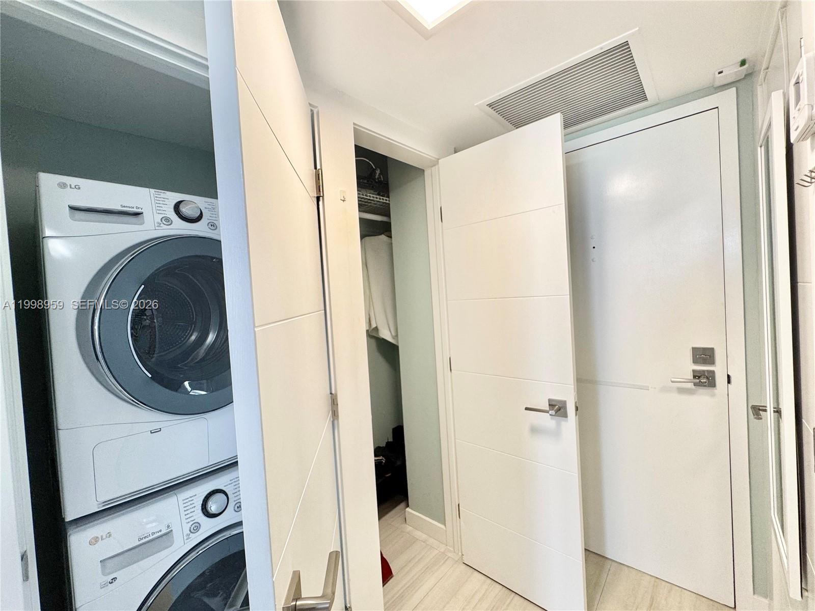 See details 816 1 / 2 1061 sq. ft. $ 2026-05-23 0 Photo