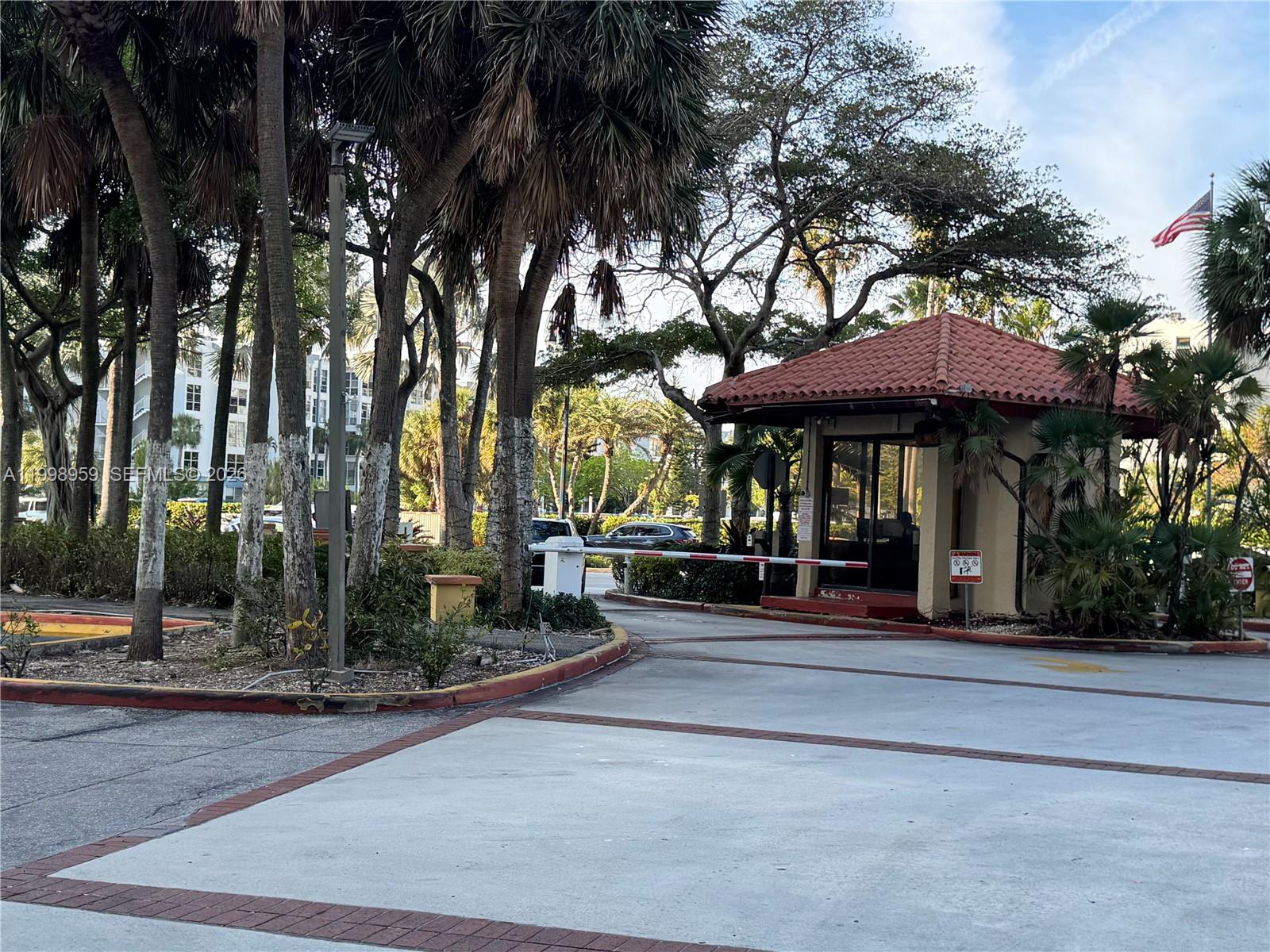 See details 816 1 / 2 1061 sq. ft. $ 2026-05-23 0 Photo