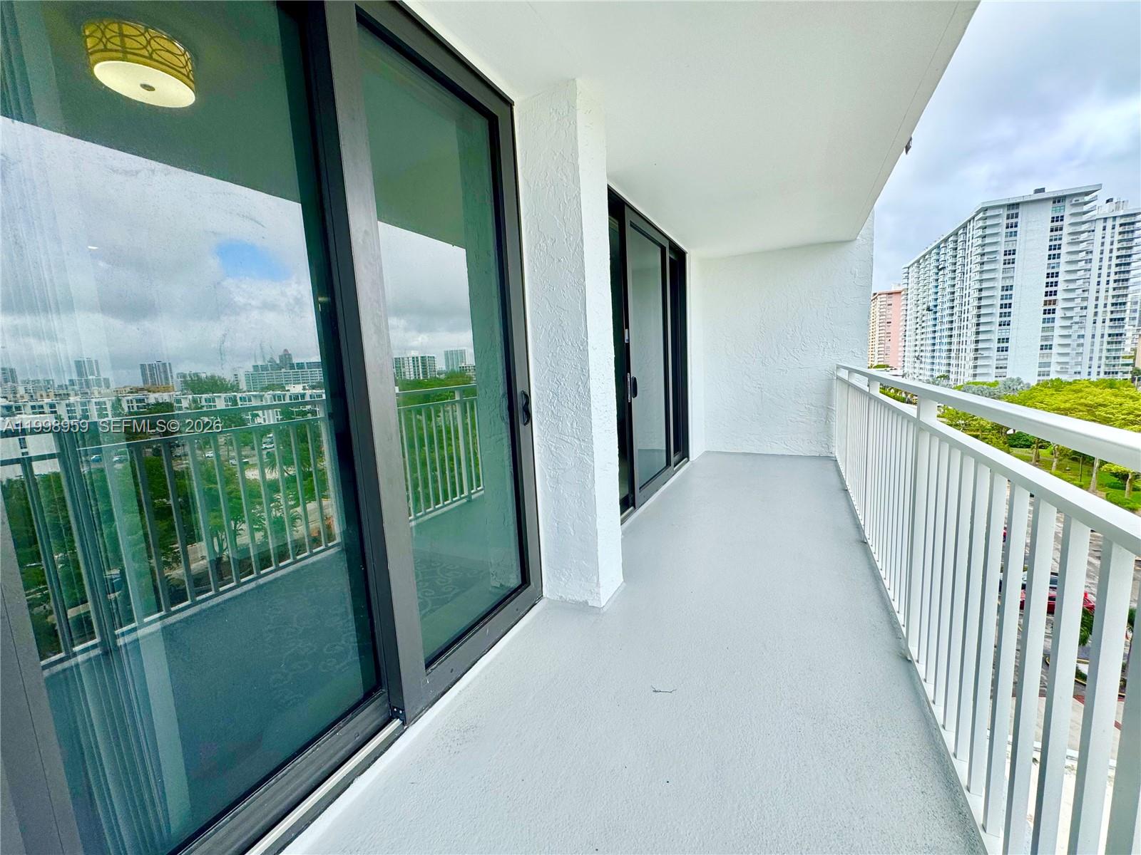 See details 816 1 / 2 1061 sq. ft. $ 2026-05-23 0 Photo