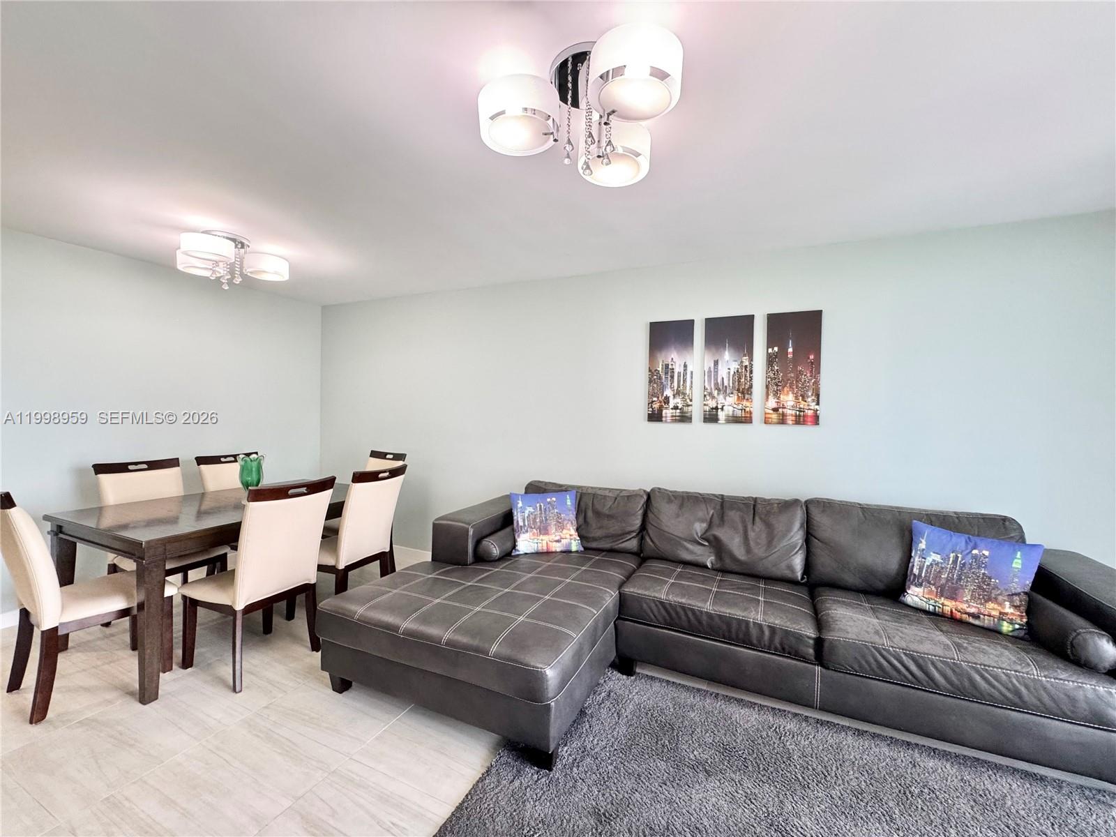 See details 816 1 / 2 1061 sq. ft. $ 2026-05-23 0 Photo