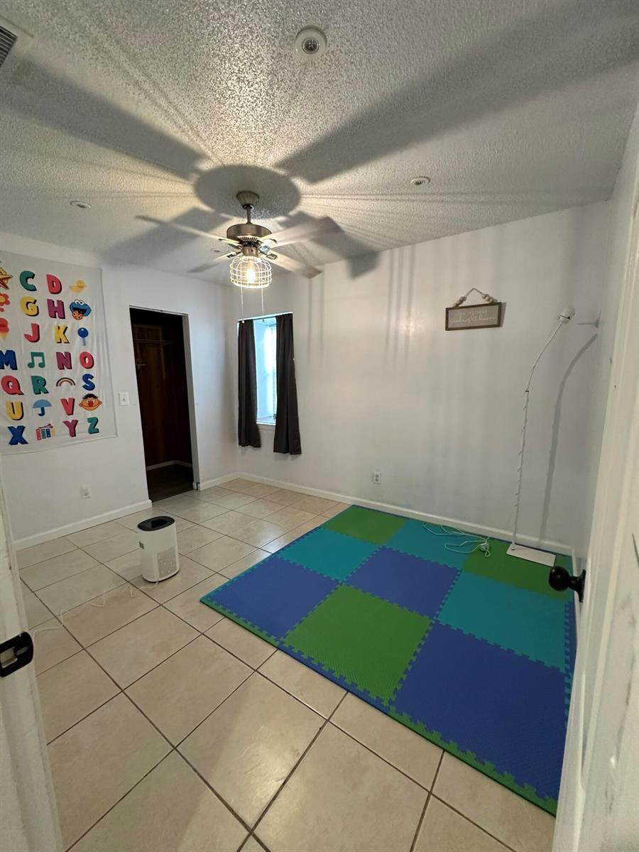 Ver detalles 1818 2 / 2 896 sq. ft. $ 2026-07-17 0 foto