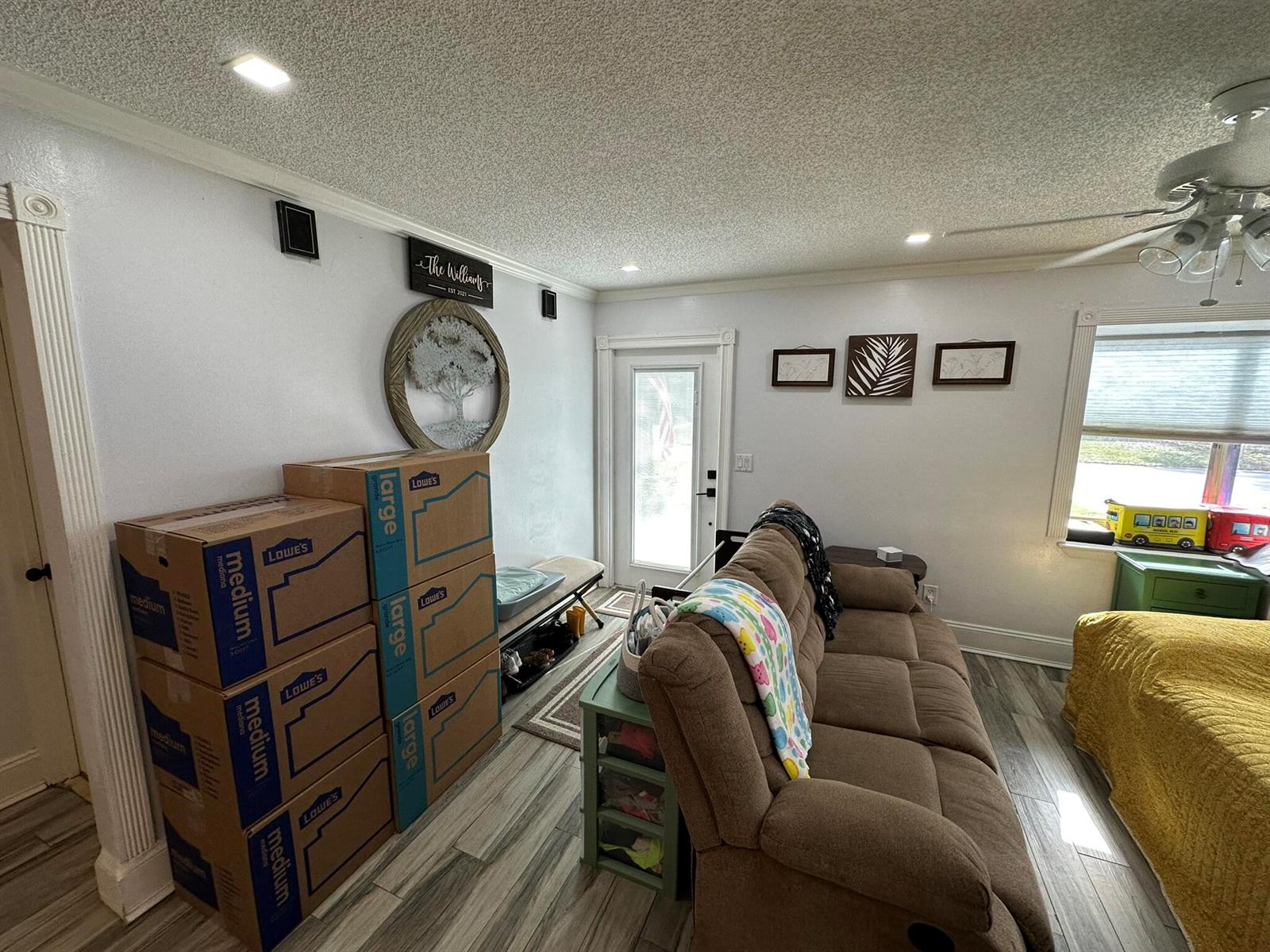 Ver detalles 1818 2 / 2 896 sq. ft. $ 2026-07-17 0 foto