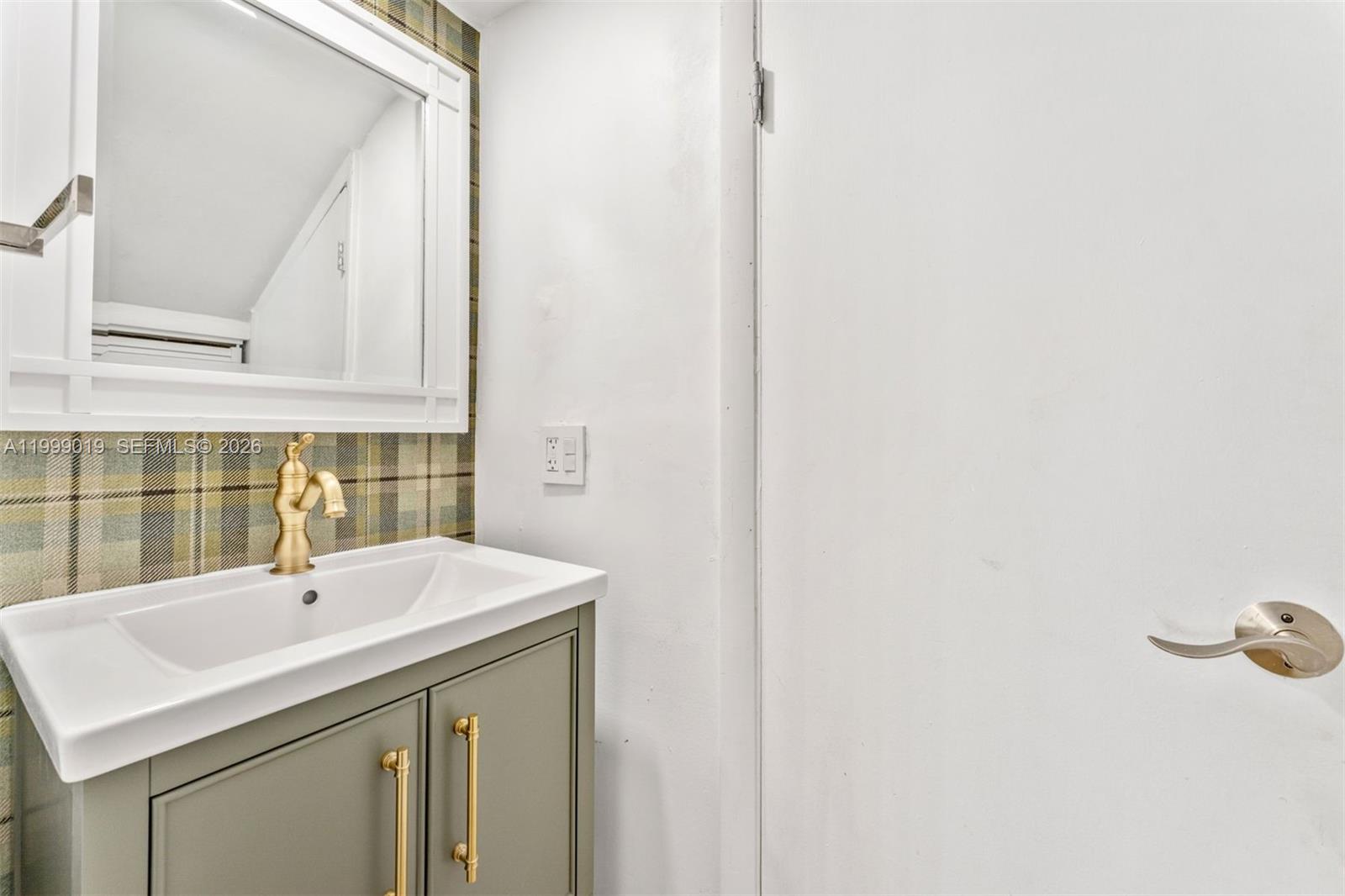   /   sq. ft. $ 2026-04-10 0 Photo