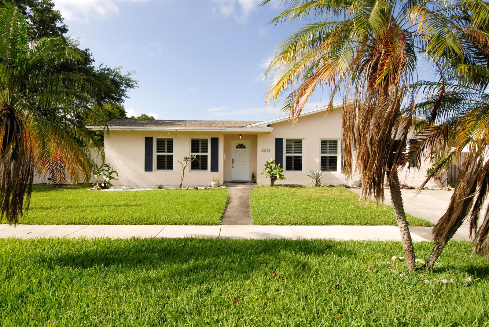 1-2  / 0 2171 sq. ft. $ 2026-06-21 0 foto