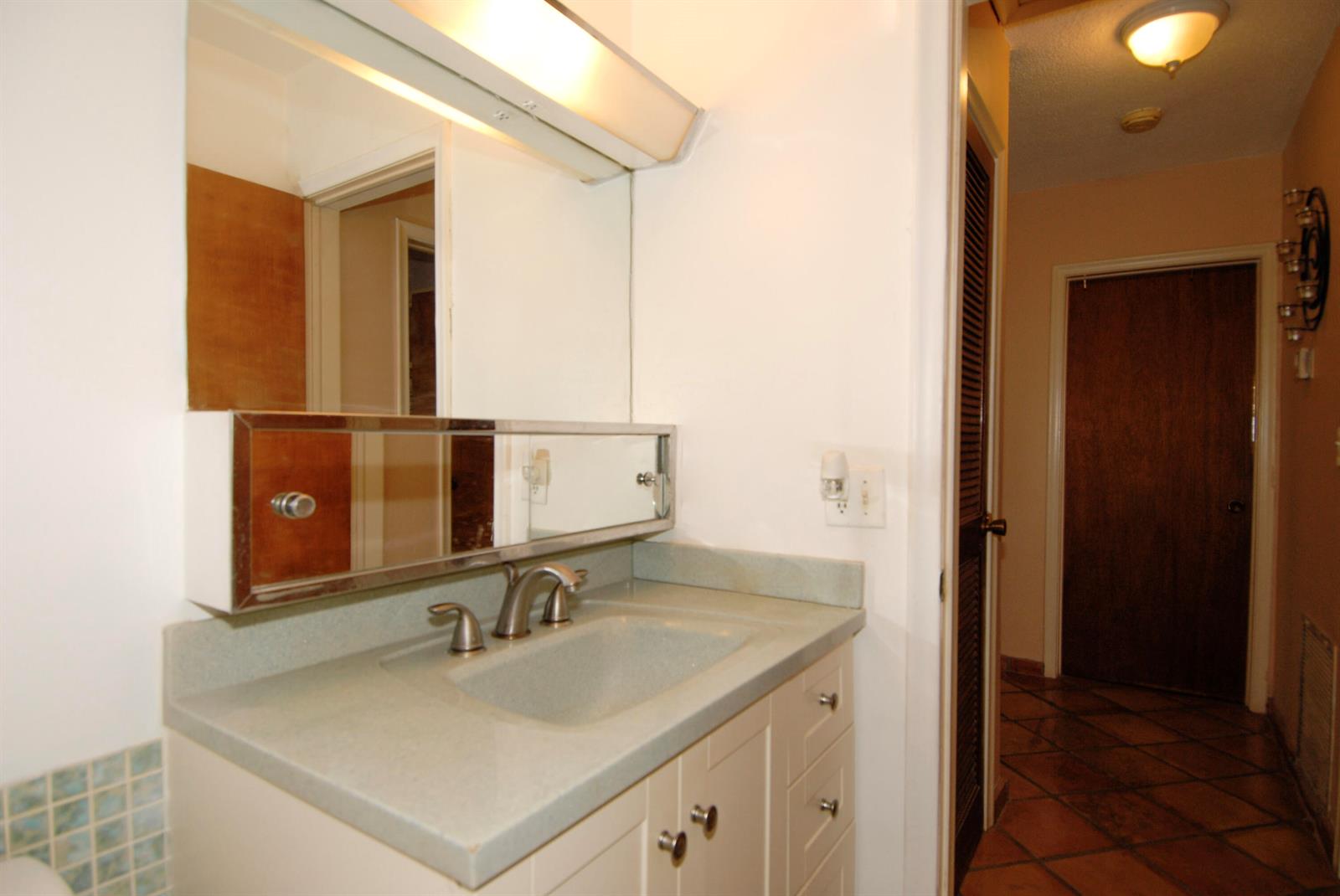 1-2  / 0 2171 sq. ft. $ 2026-06-21 0 foto