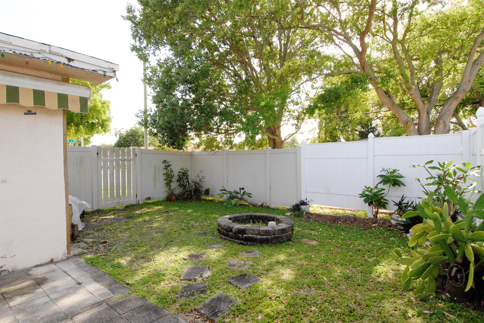 1-2  / 0 2171 sq. ft. $ 2026-06-21 0 foto