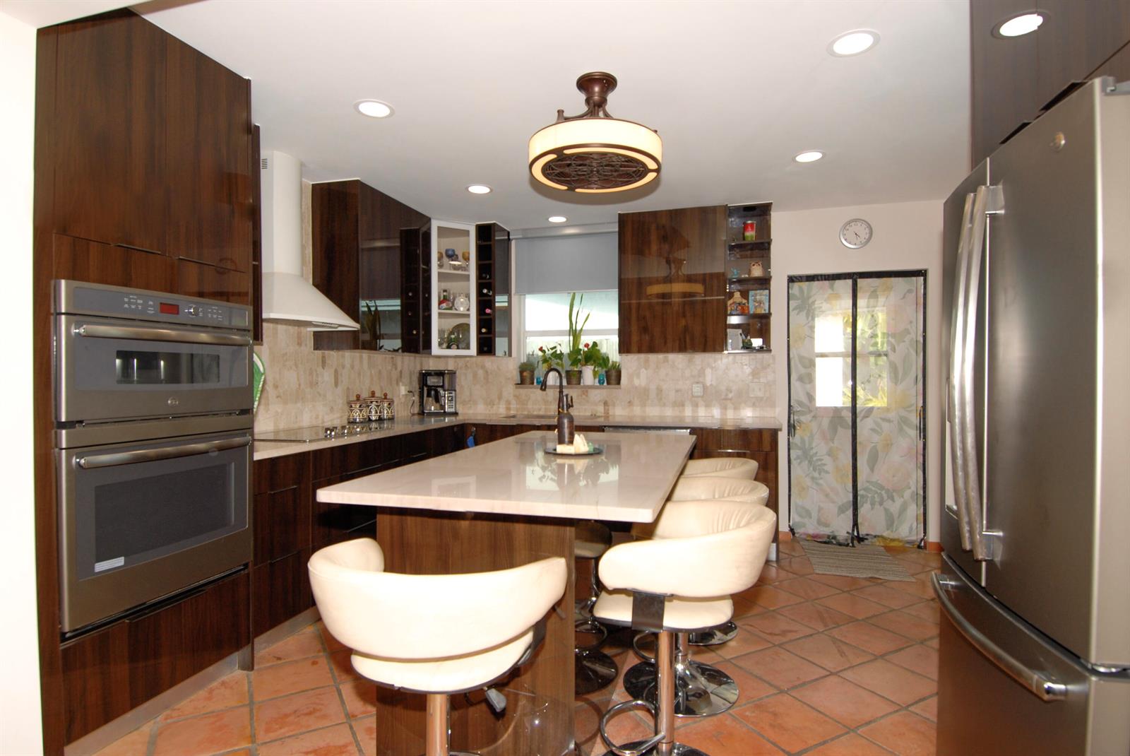 1-2  / 0 2171 sq. ft. $ 2026-06-21 0 foto