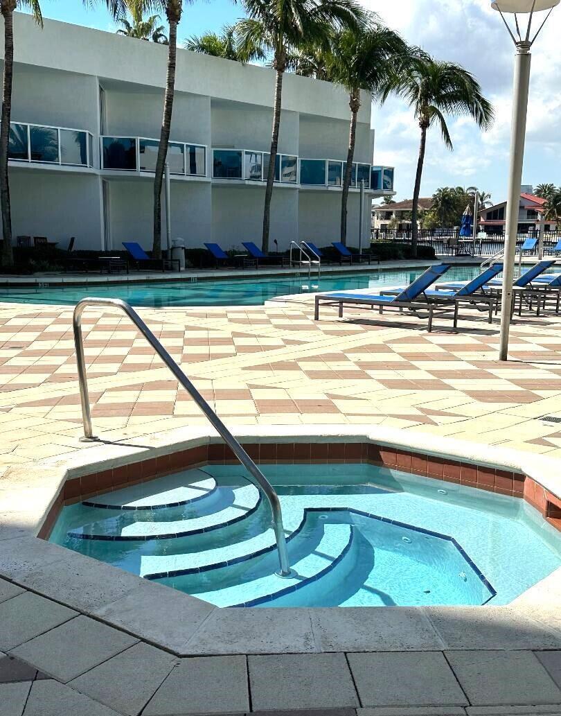Photo of 1945 Ocean #609, Hallandale Beach, Florida, 33009 - spa