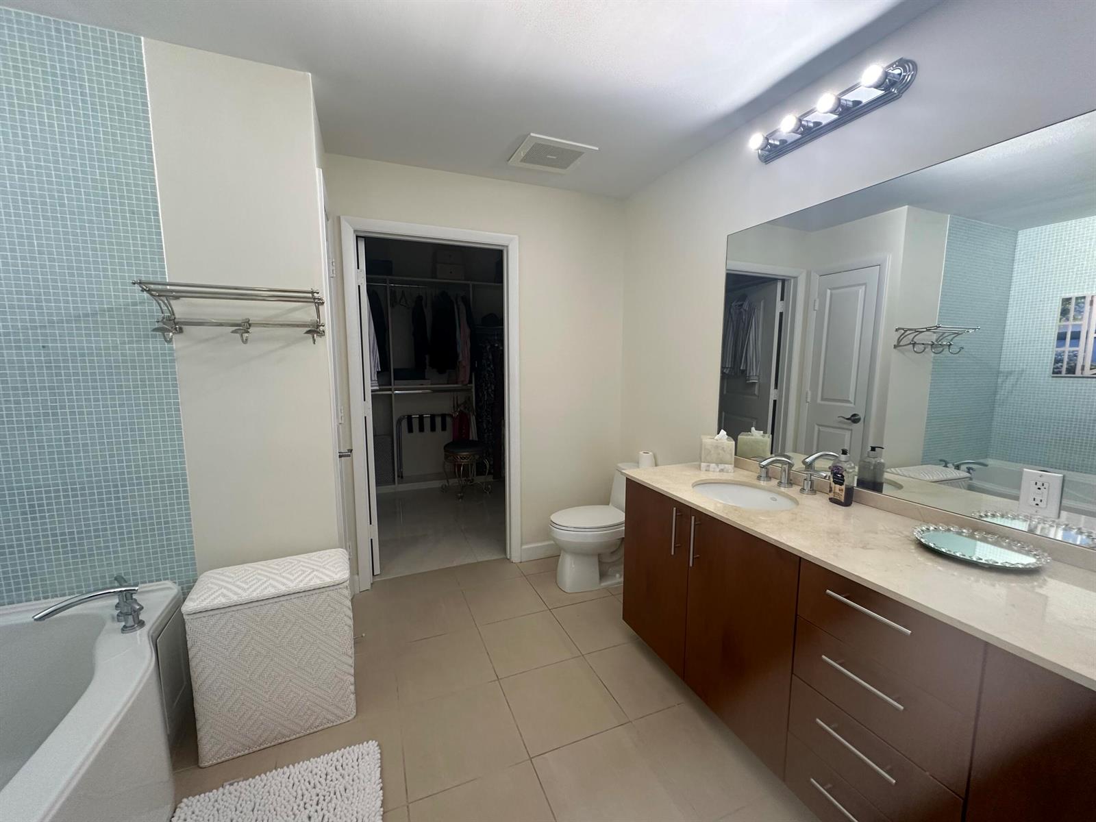 Photo of 1945 Ocean #609, Hallandale Beach, Florida, 33009 - Ff1