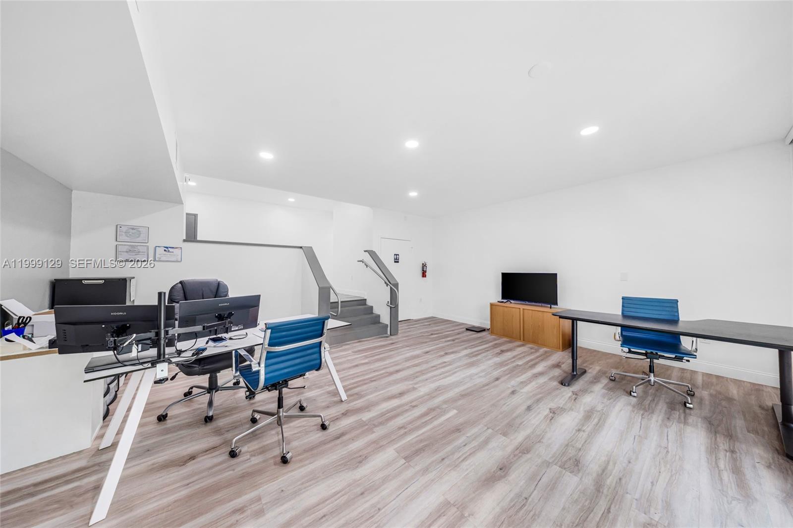 8009  /   sq. ft. $ 2026-04-11 0 Photo