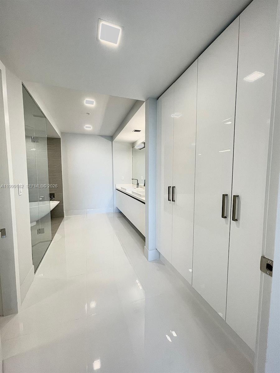 5-905 3 / 3 1541 sq. ft. $ 2026-04-11 0 Photo