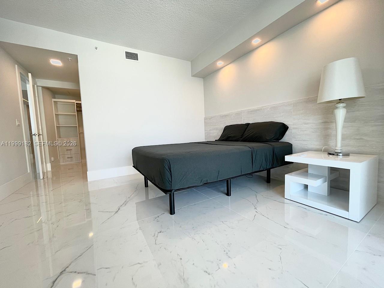 5-905 3 / 3 1541 sq. ft. $ 2026-04-11 0 Photo