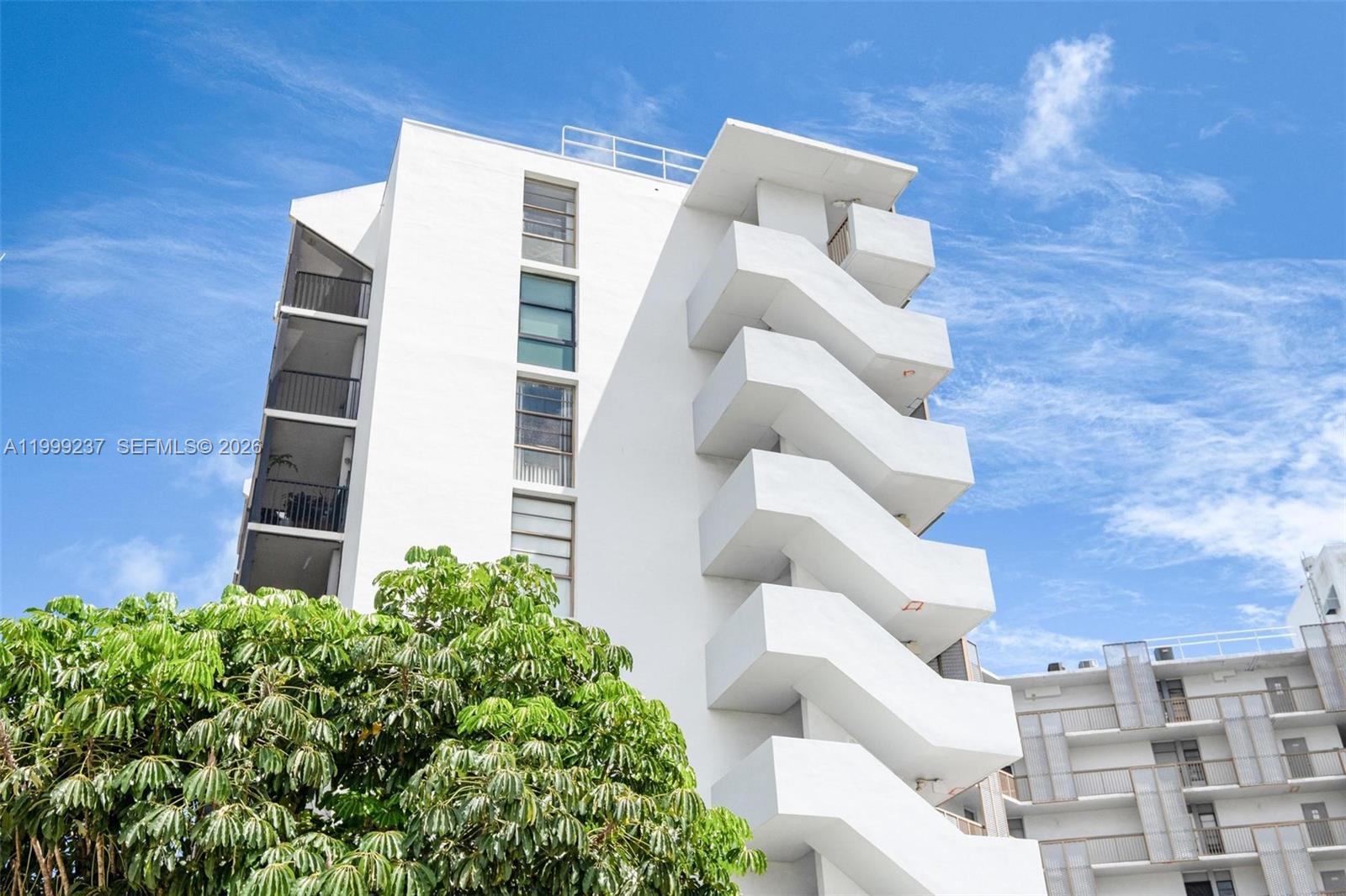 Photo of 3475 Country Club Dr  #619, Aventura, Florida, 33180 - 