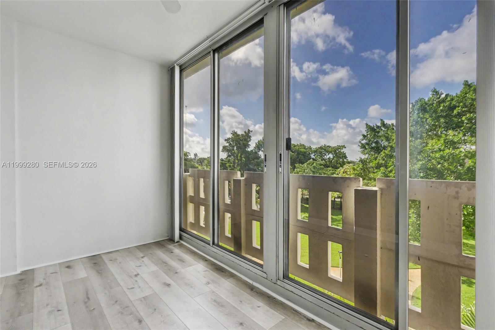 See details 405 1 / 2 844 sq. ft. $ 2026-04-11 0 Photo