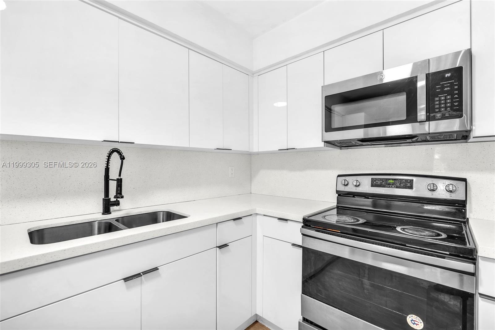 7022 3 / 2 1178 sq. ft. $ 2026-05-30 0 foto