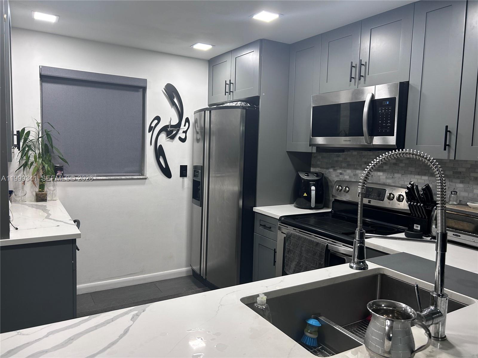 508 2 / 2 1074 sq. ft. $ 2026-04-11 0 Photo