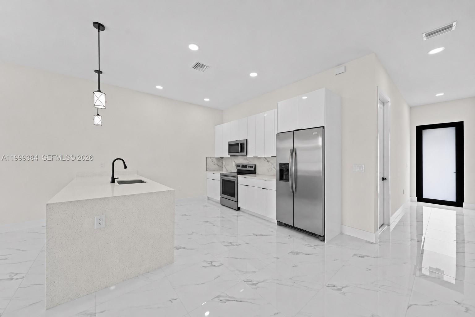 Ver detalles / 2498 sq. ft. $ 2026-06-01 0 foto