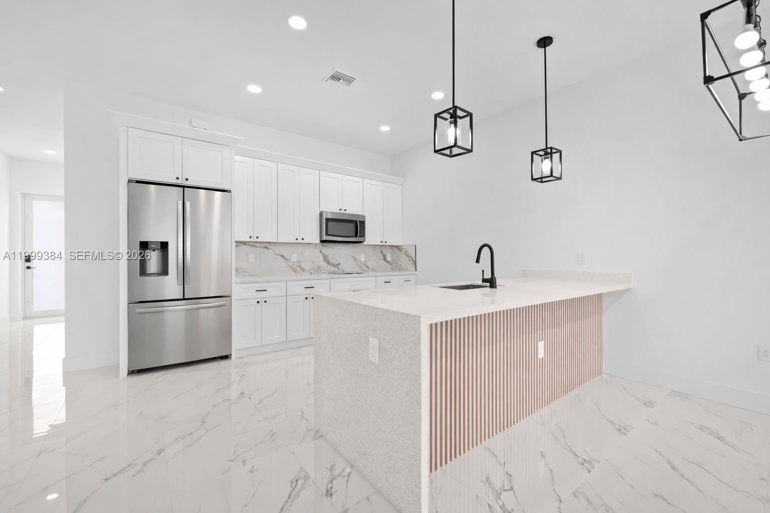 Ver detalles / 2498 sq. ft. $ 2026-06-01 0 foto