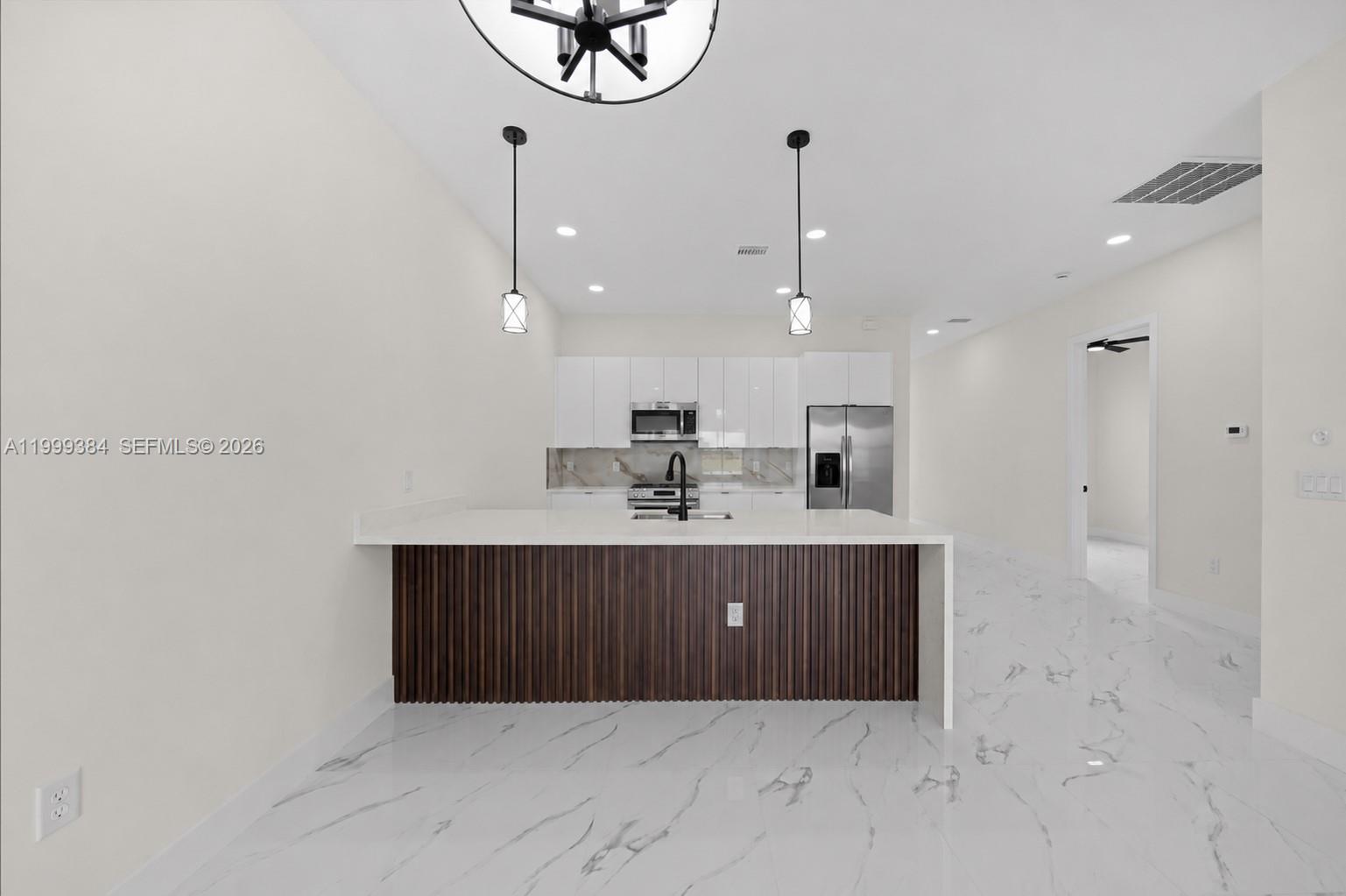 Ver detalles / 2498 sq. ft. $ 2026-06-01 0 foto