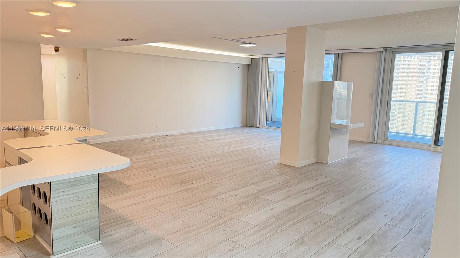 Photo of 1880 Ocean Dr  #TS706, Hallandale Beach, Florida, 33009 - living room with built in bar