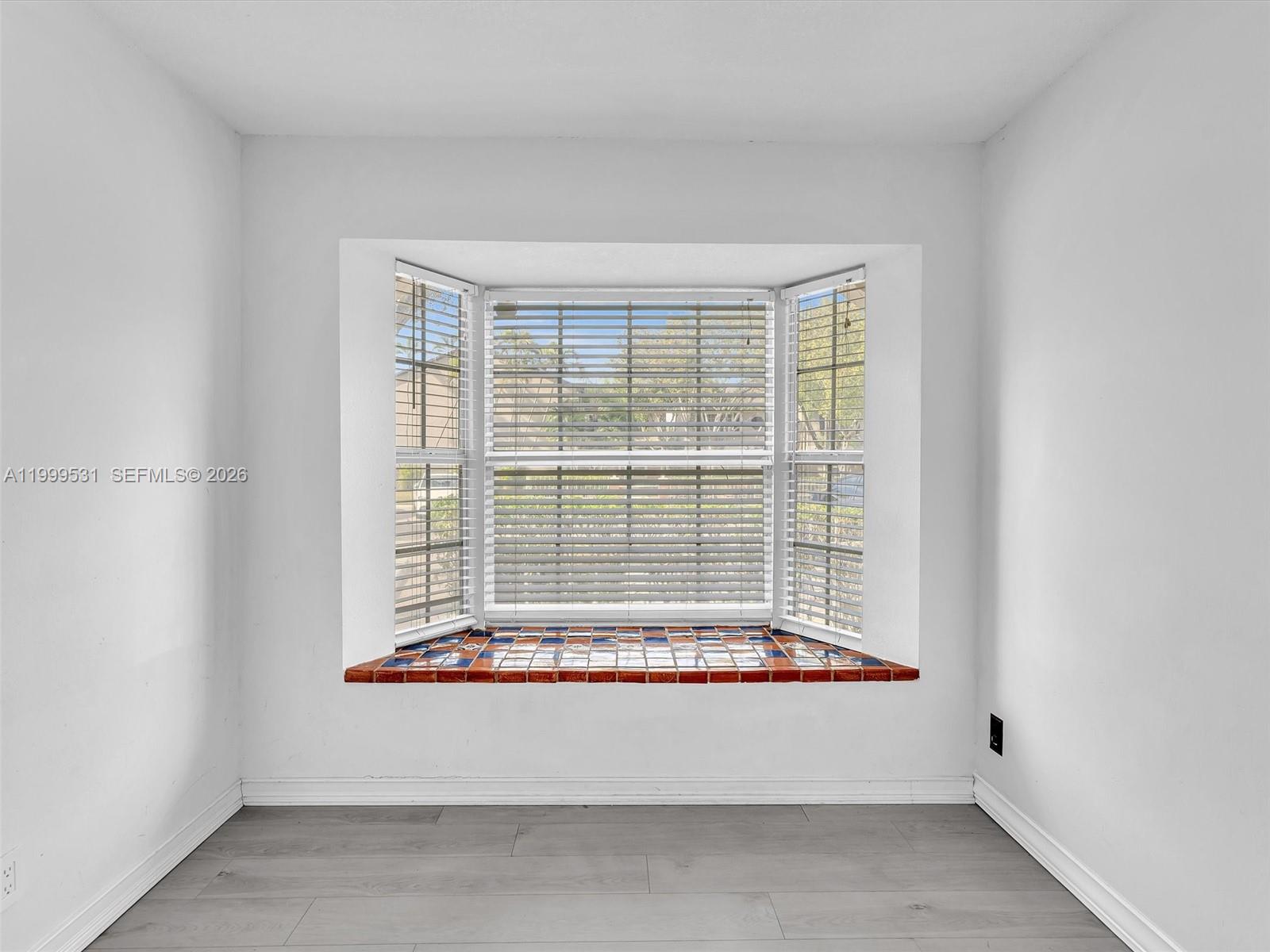 Ver detalles 3804 3 / 3 1444 sq. ft. $ 2026-06-17 0 foto