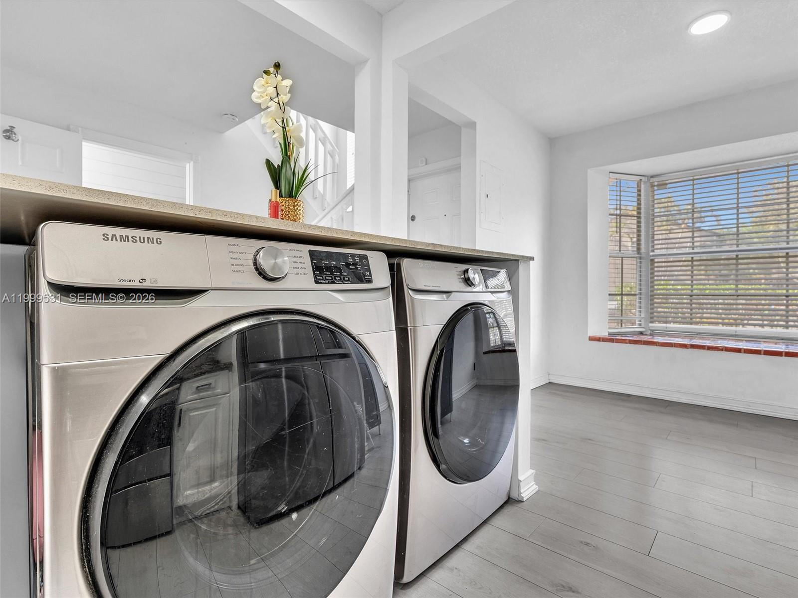 Ver detalles 3804 3 / 3 1444 sq. ft. $ 2026-06-17 0 foto