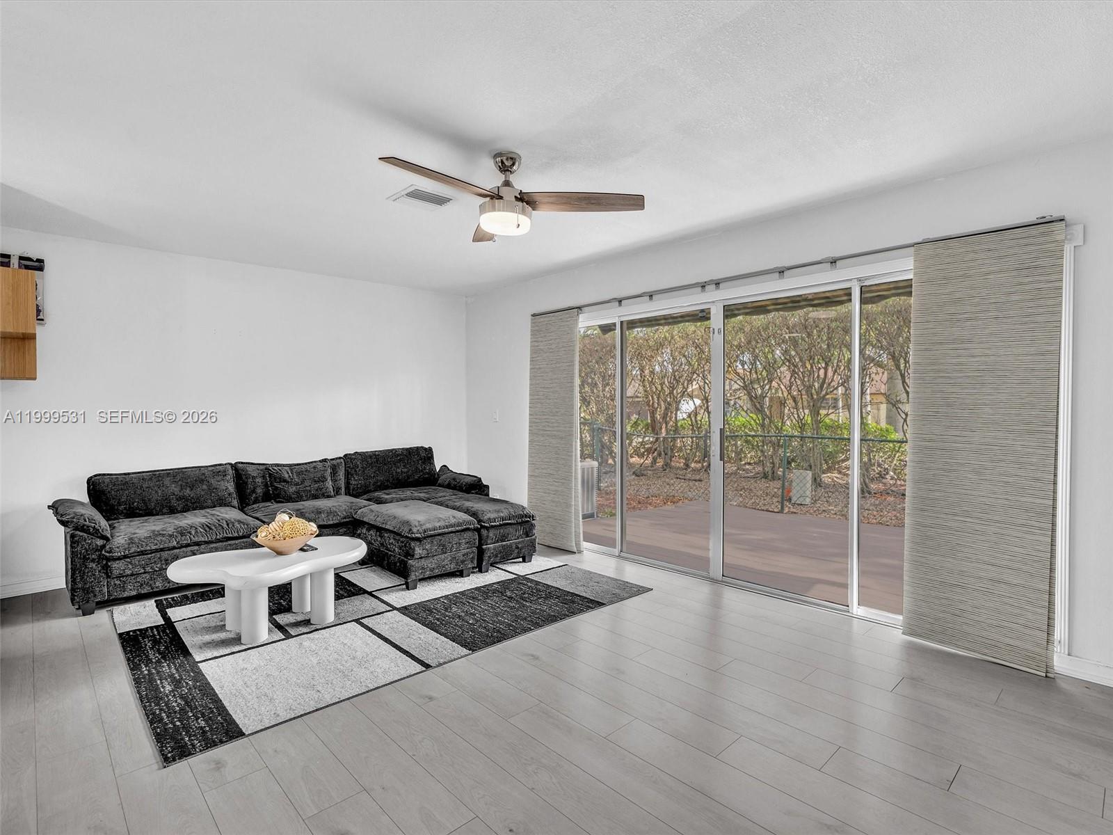Ver detalles 3804 3 / 3 1444 sq. ft. $ 2026-06-17 0 foto
