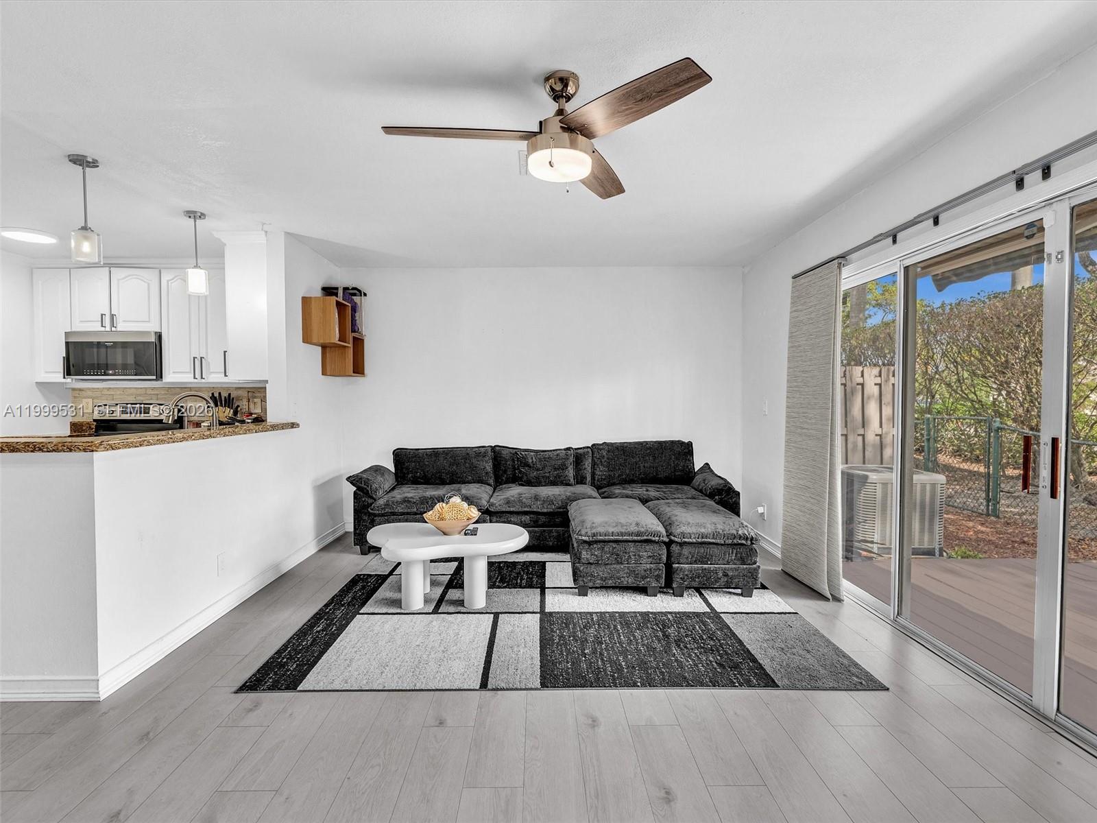 Ver detalles 3804 3 / 3 1444 sq. ft. $ 2026-06-17 0 foto