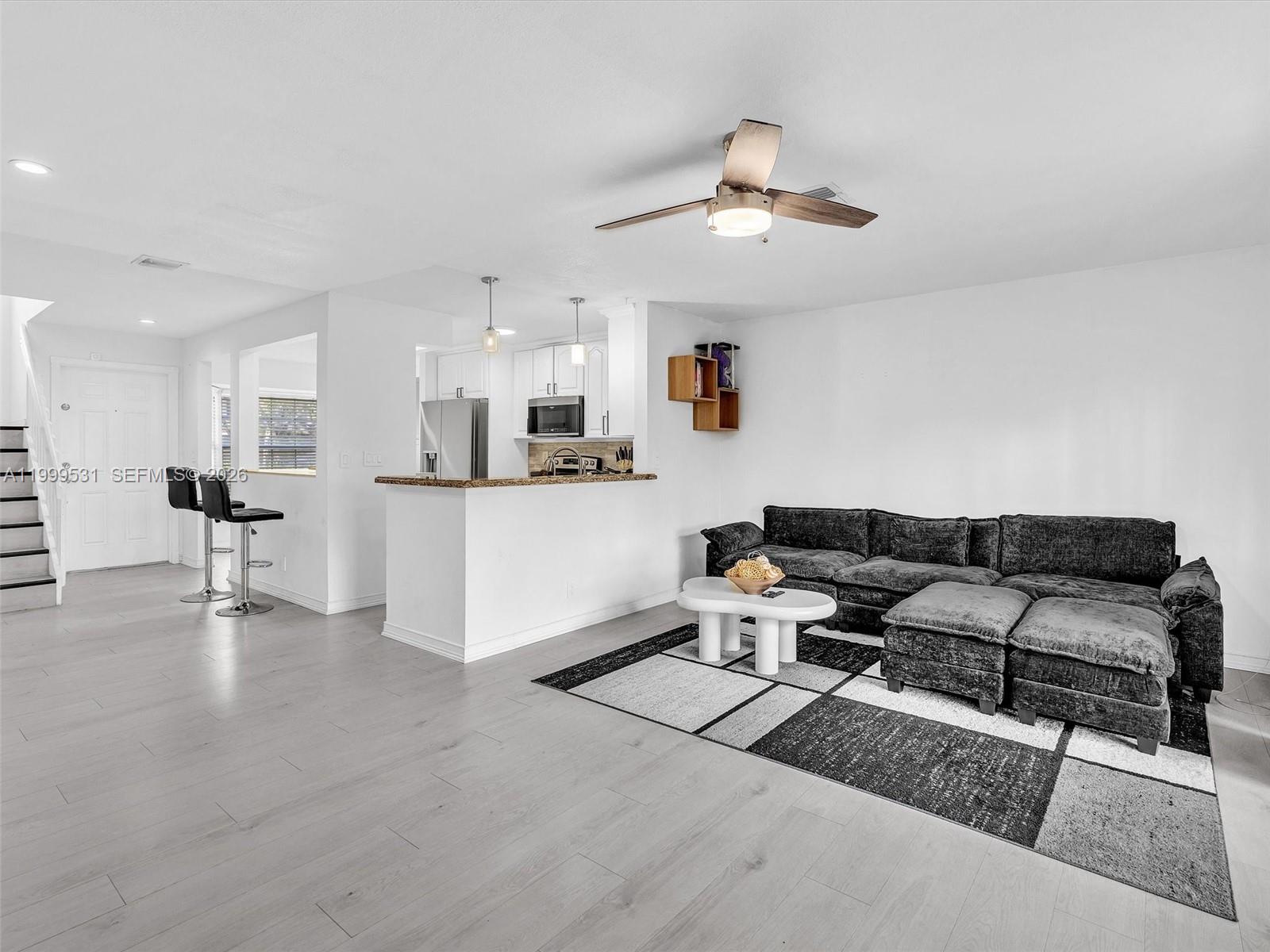 Ver detalles 3804 3 / 3 1444 sq. ft. $ 2026-06-17 0 foto