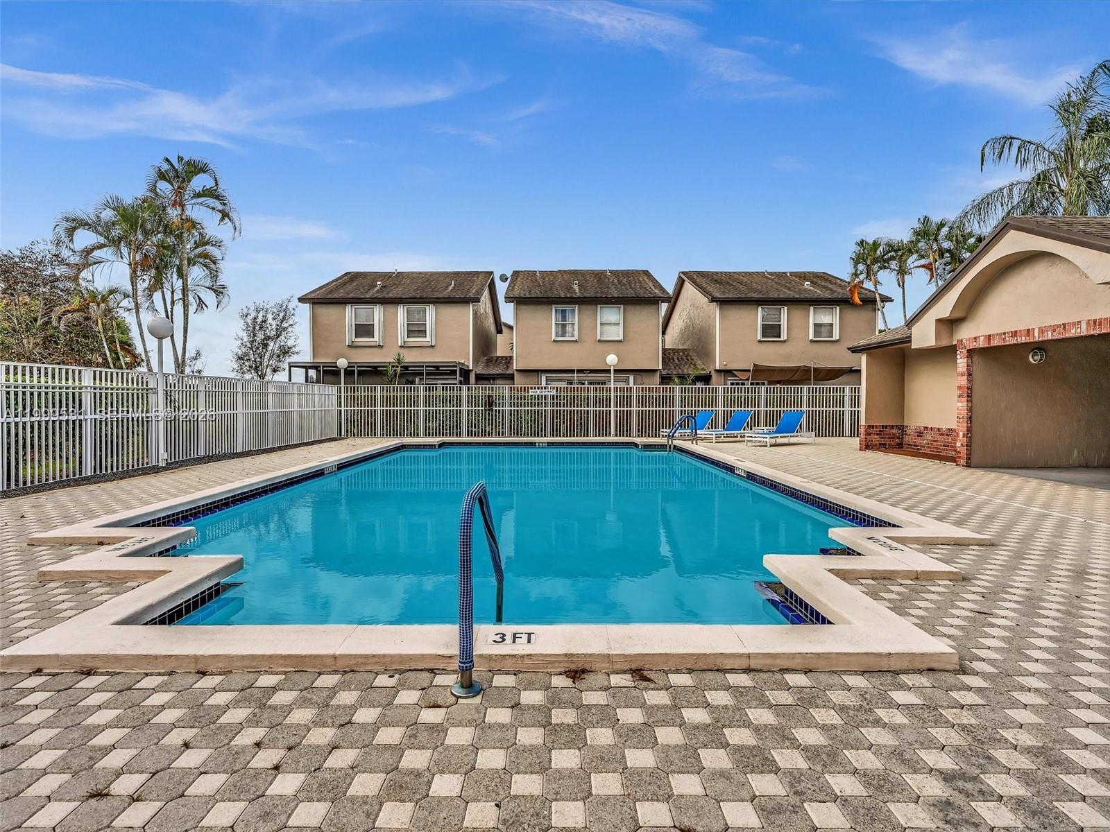 Ver detalles 3804 3 / 3 1444 sq. ft. $ 2026-06-17 0 foto